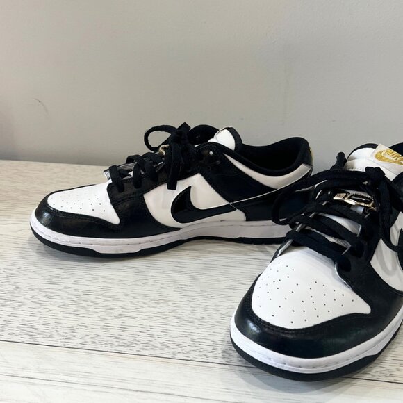 NIKE Panda Dunks World Champs Black & White Gold Plate SE Retro 9.5 - Picture 2 of 15